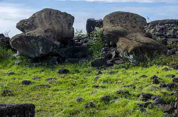 Chile - isla de Rapa Nui o Pascua 12 - Vinapu - Ahu Tahira